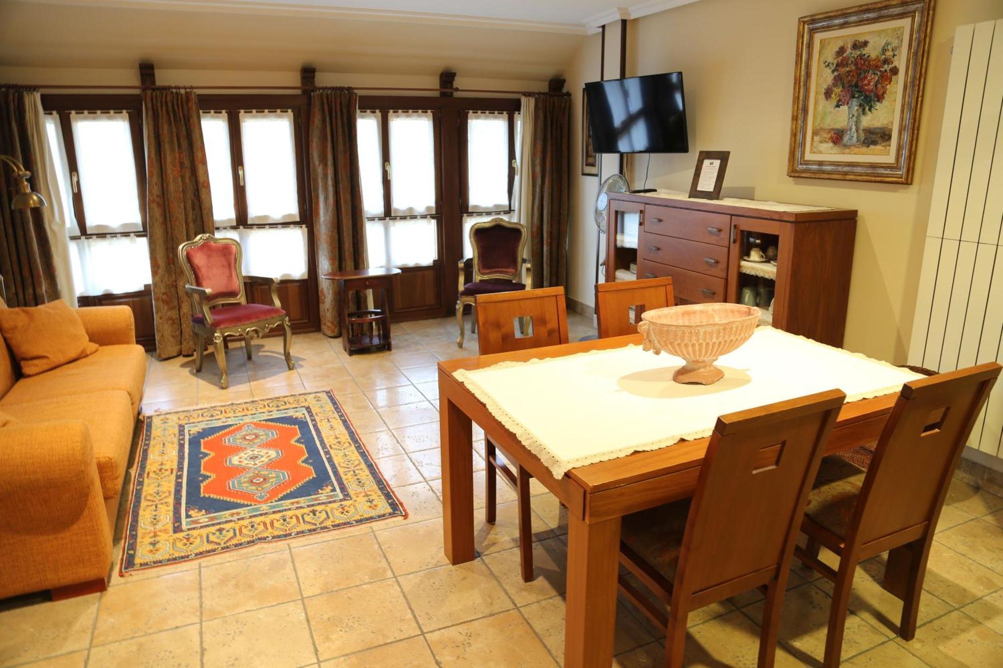 Apartamentos La Pontiga *** Infiesto Zewnętrze zdjęcie